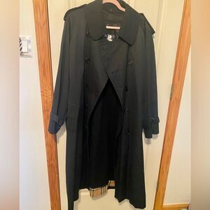Nice classic lined raincoat by Burberry